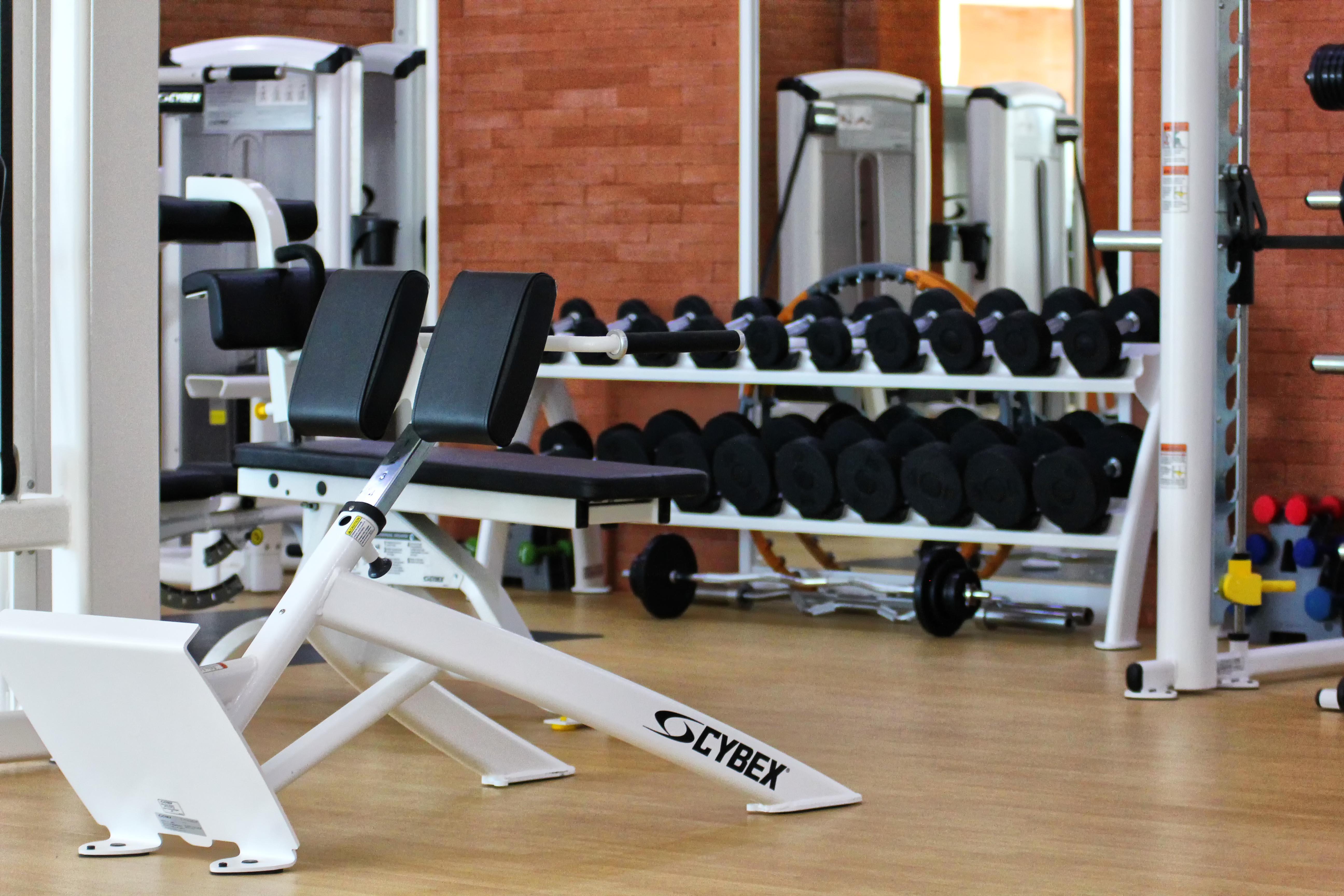 Dubai Marine Beach Resort & Spa Esterno foto A typical gym
