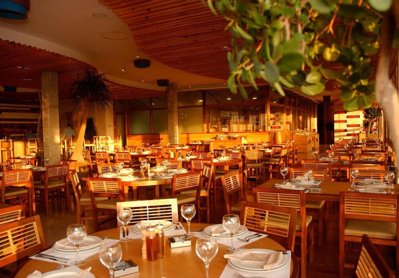 Dubai Marine Beach Resort & Spa Esterno foto Interior of a restaurant