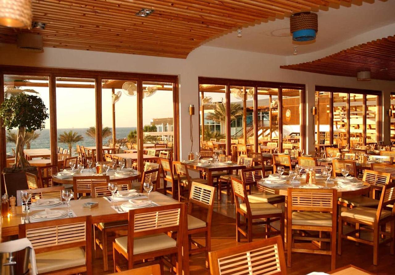 Dubai Marine Beach Resort & Spa Esterno foto Restaurant at the Dead Sea